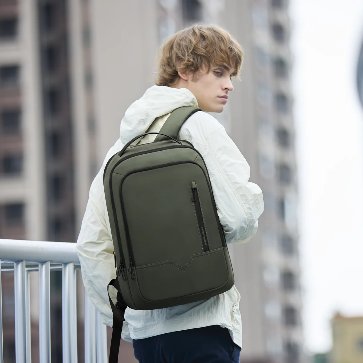 HK Expandable Business Backpac - Laptop Backpack 15.6 reseña y precio